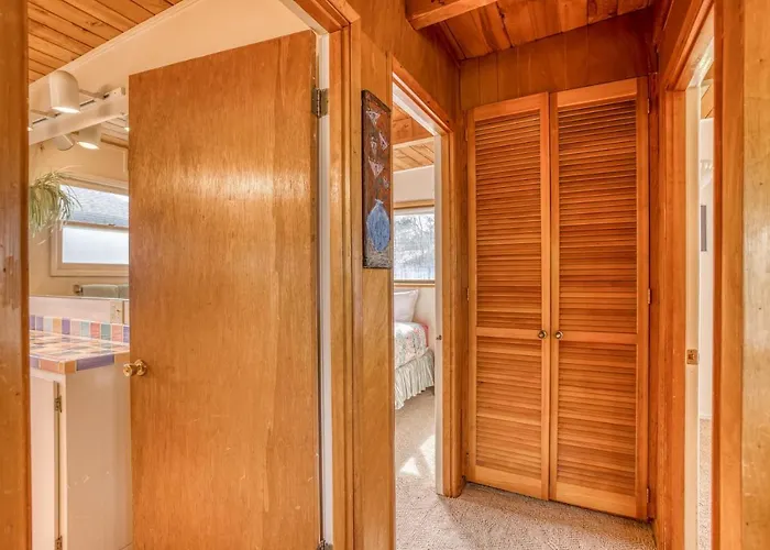 Sea Here - Meredith Lodging